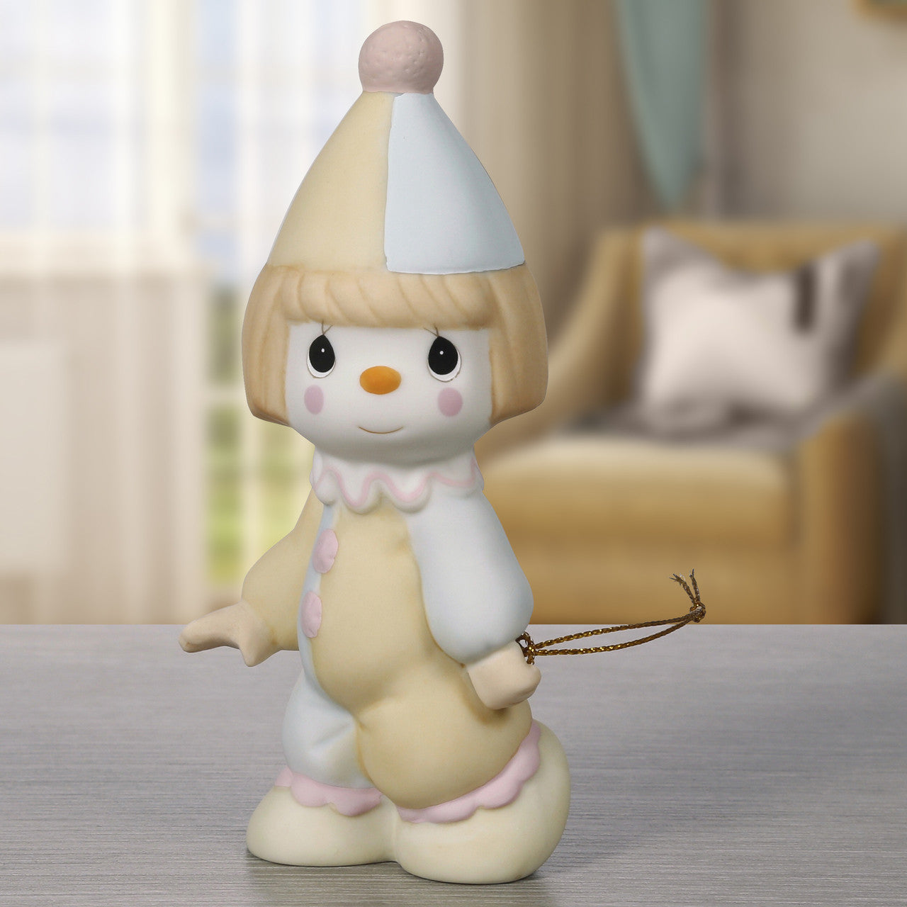 Clown holding string -in scene view