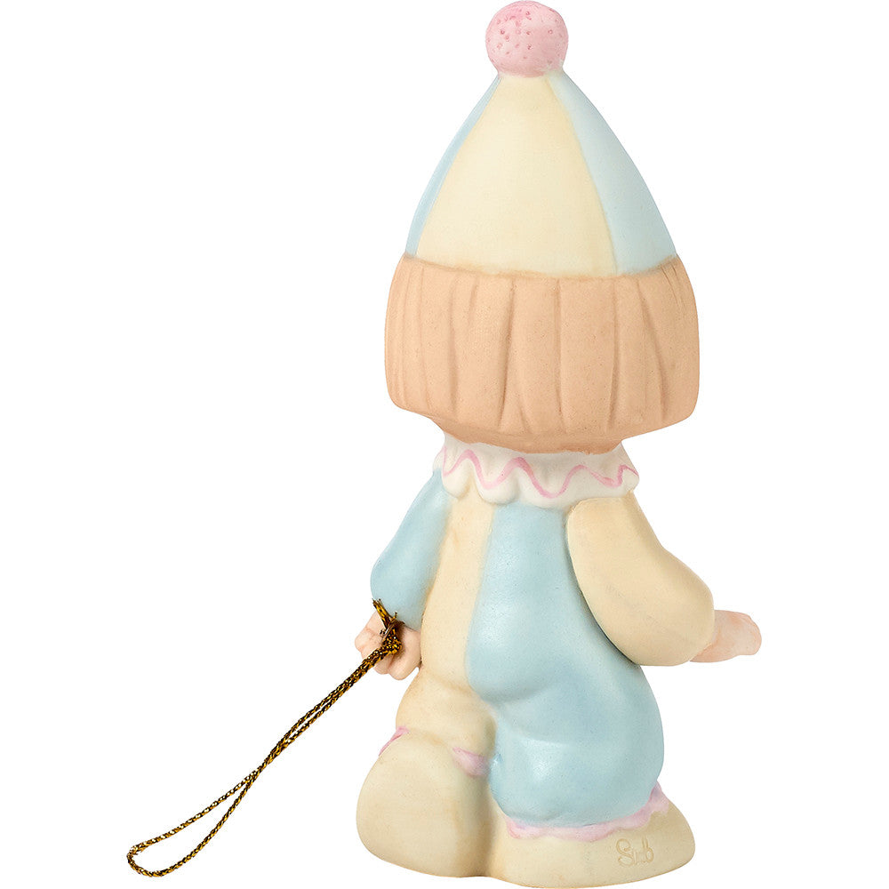 Clown holding string - back view