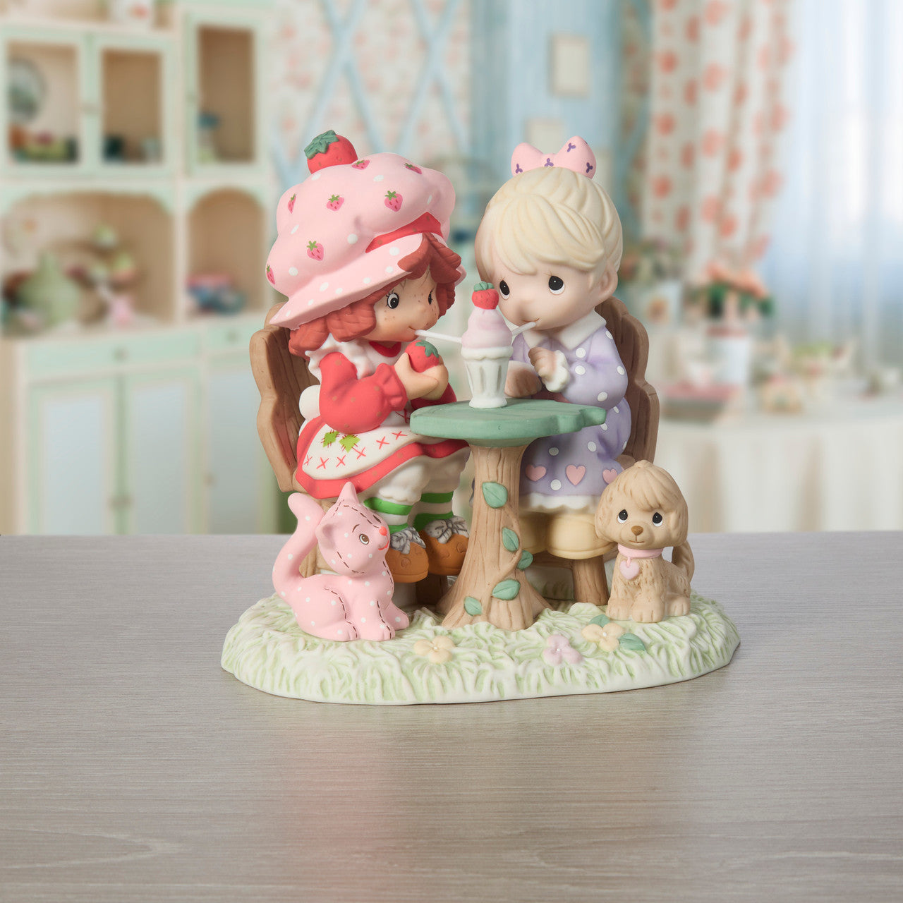 Strawberry Shortcake Berry Best Friends Figurine - Image