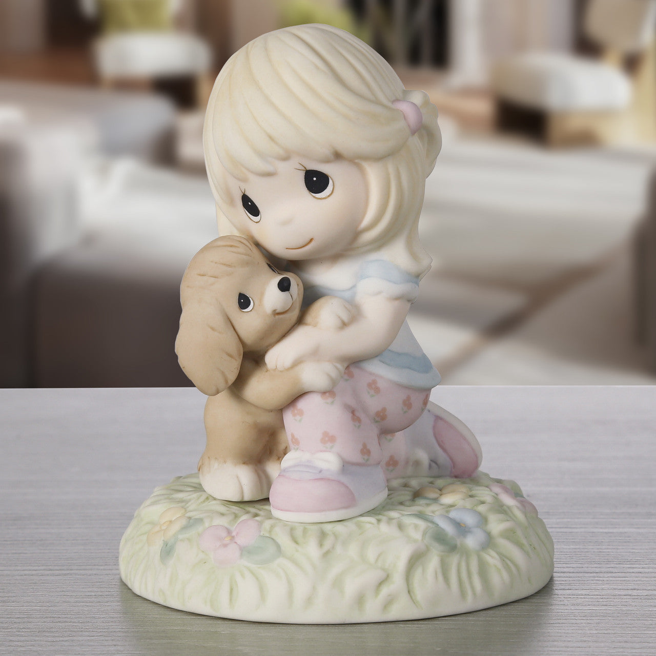 Loyal Love Collectors' Club® 2025 Members’ Only Figurine - Image