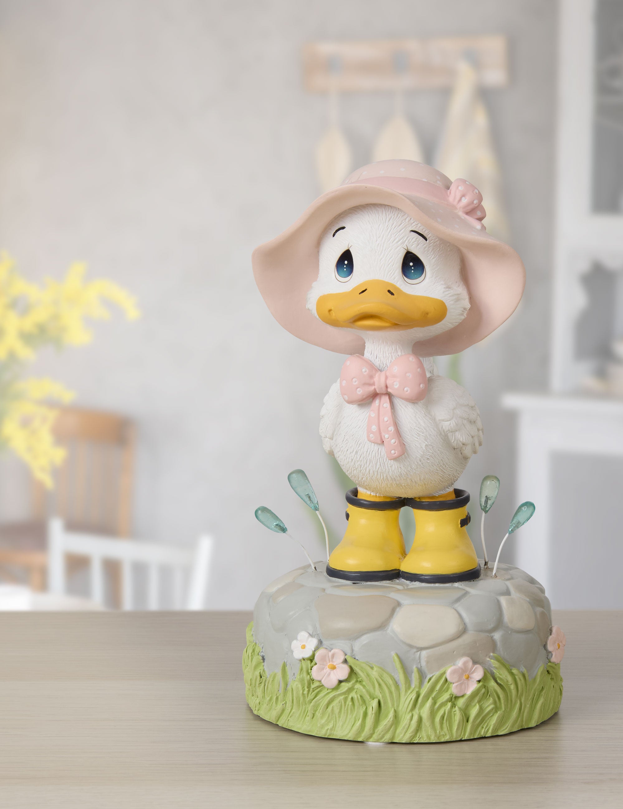 Precious Moments: Porcelain Gifts, Figurines & Collectibles