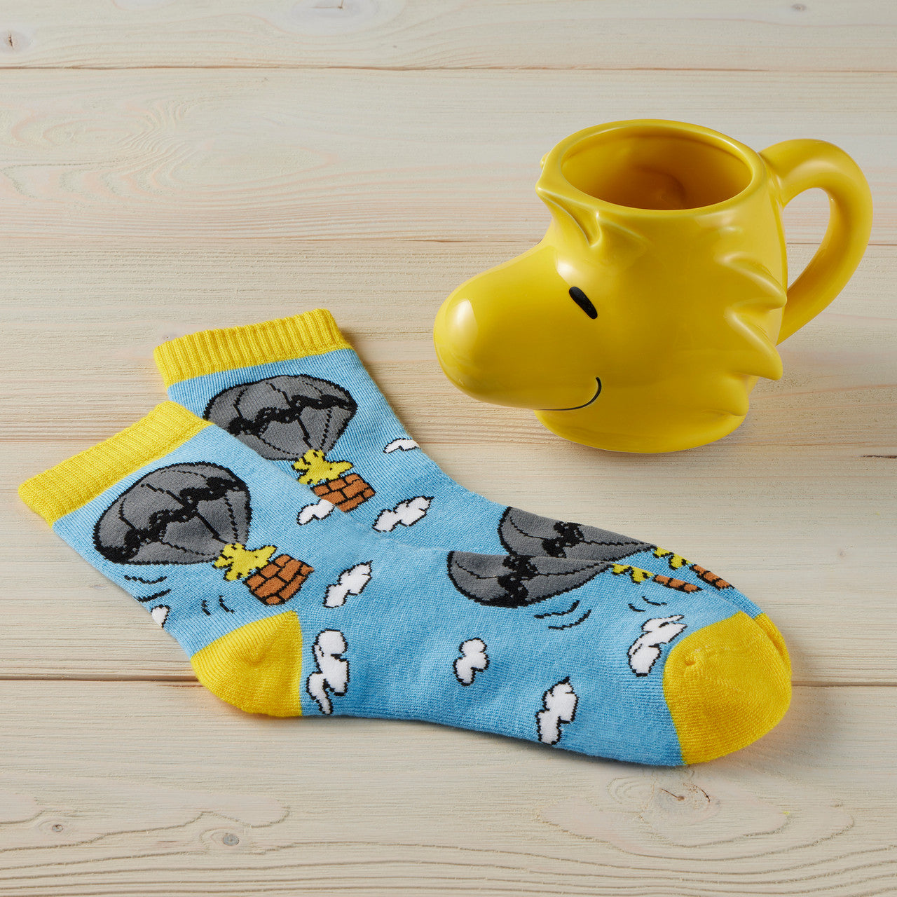 Peanuts 237411 Woodstock Ceramic Mug and Polyester Blend Socks Set
