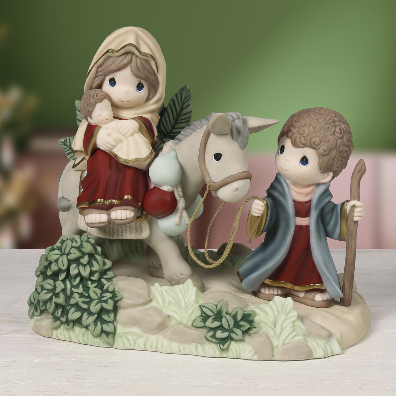 Precious Moments 241031 Peace On Earth Limited Edition Bisque