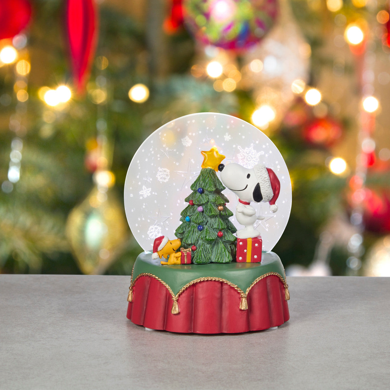 Peanuts Snoopy and Woodstock Friends Light Up The Season Musical - Image