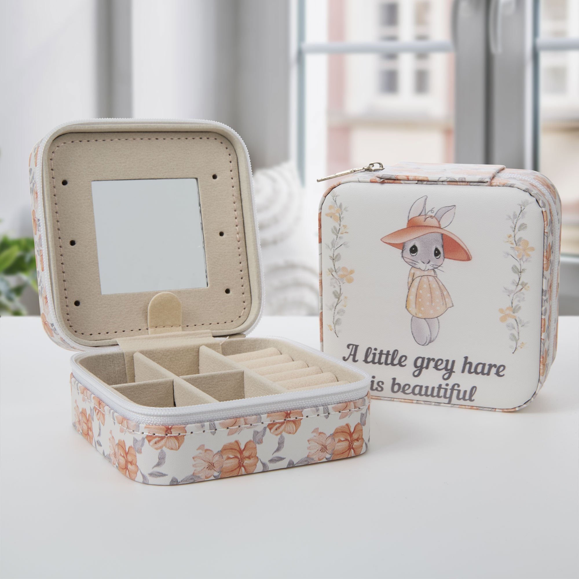 A Little Grey Hare Is Beautiful Travel Jewelry Box