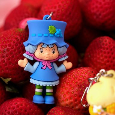 Blueberry Muffin Backpack Clip - Image