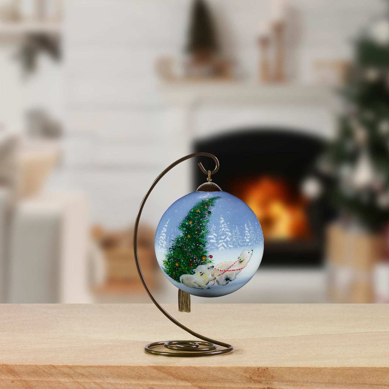 Ne'Qwa Art 7241137 Polar Playtime Hazel Lincoln Hand-Painted Blown