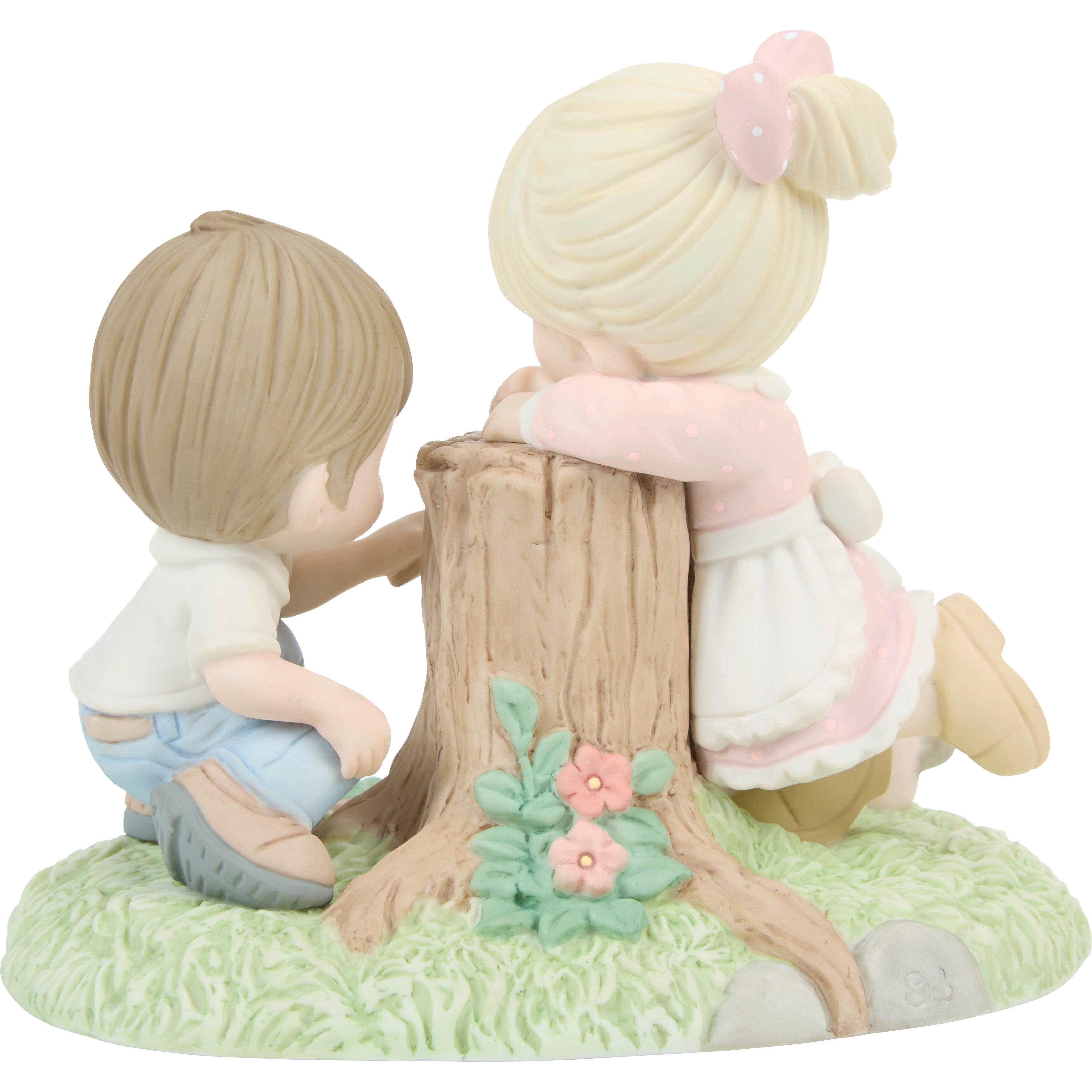 Love One Another Collectors' Club®  2026 Members’ Only Figurine - Alternate View 3