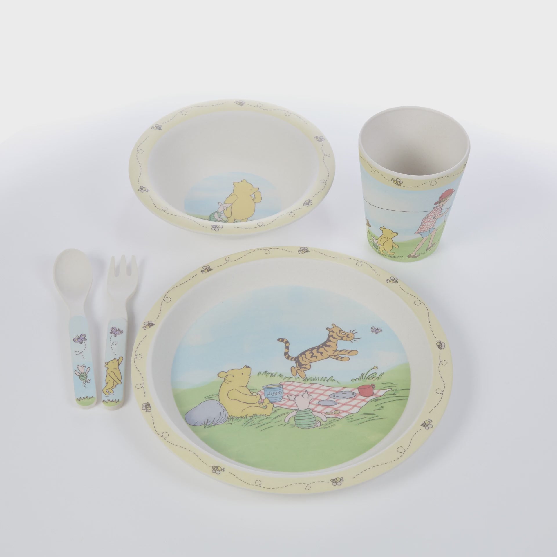 (値下げしました)5枚セット　Noritake WINNIE THE POOH 5-Piece Classic Pooh Mealtime Gift Set